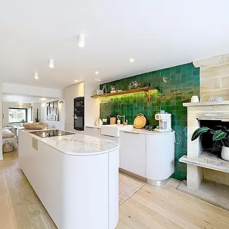Oia - Stone House With Cycladic Charm Reviers