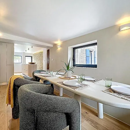Oia - Stone House With Cycladic Charm