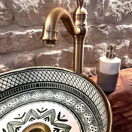 Oia - Stone House With Cycladic Charm Villa