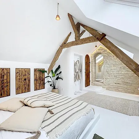 Villa Oia - Stone House With Cycladic Charm