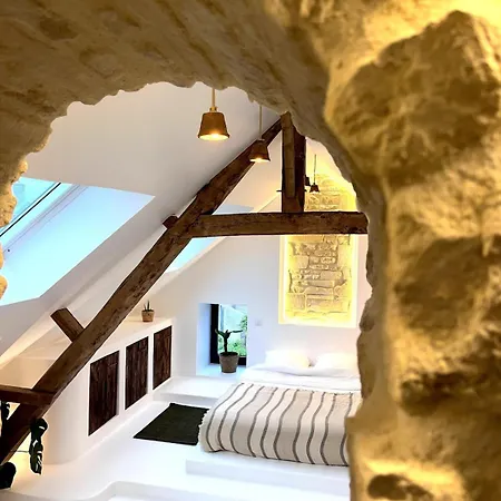 Villa Oia - Stone House With Cycladic Charm Reviers