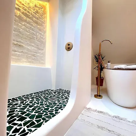 Oia - Stone House With Cycladic Charm