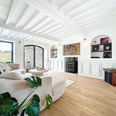 Oia - Stone House With Cycladic Charm *